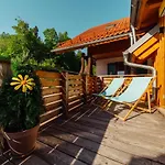Feriennest Apartman *